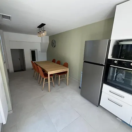 Maison Climatisee Proche - 6 Pers. - Fr-1-309-579 *